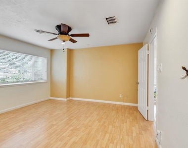 12625 Memorial Drive - Photo Thumbnail 8