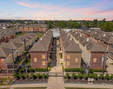 548 Westcross Street - Photo Thumbnail 8
