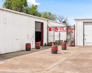 548 Westcross Street - Photo Thumbnail 16