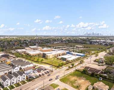 548 Westcross Street - Photo Thumbnail 11