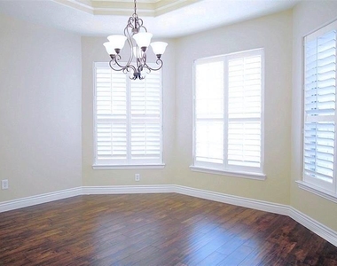 4215 Sand Terrace - Photo Thumbnail 9