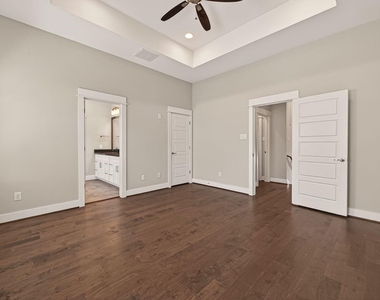 2010 Saint Charles Street - Photo Thumbnail 35