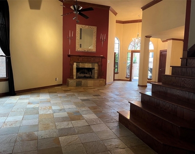 6983 Oakwood Park - Photo Thumbnail 6