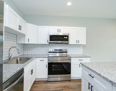 14010 Longstreet Road Road - Photo Thumbnail 14