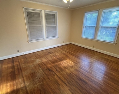2928 Avenue O - Photo Thumbnail 7