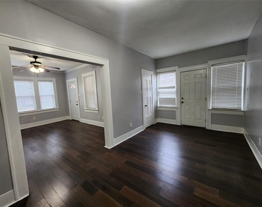 2504 Isabella Street - Photo Thumbnail 4
