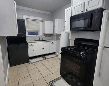 2504 Isabella Street - Photo Thumbnail 7