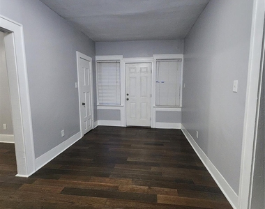 2504 Isabella Street - Photo Thumbnail 6