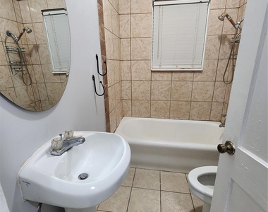 2504 Isabella Street - Photo Thumbnail 11