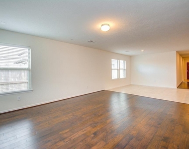 22618 Auburn Valley Lane - Photo Thumbnail 3