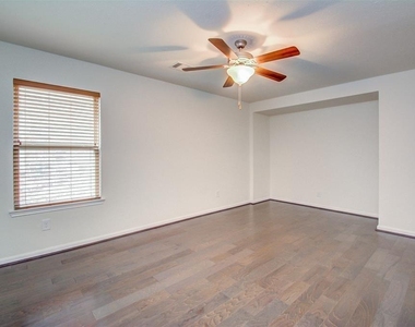 22618 Auburn Valley Lane - Photo Thumbnail 12
