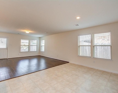 22618 Auburn Valley Lane - Photo Thumbnail 6