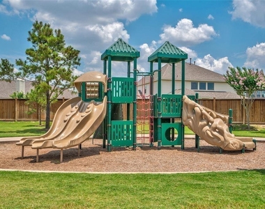 22618 Auburn Valley Lane - Photo Thumbnail 17