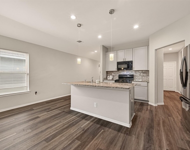 10411 Meadow Saffron Drive - Photo Thumbnail 11