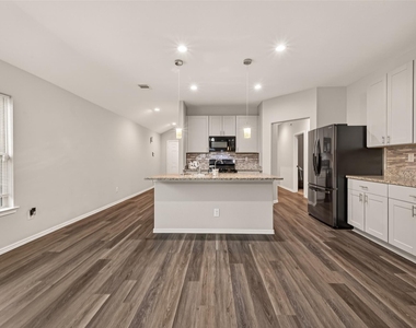 10411 Meadow Saffron Drive - Photo Thumbnail 7