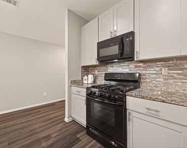 10411 Meadow Saffron Drive - Photo Thumbnail 12