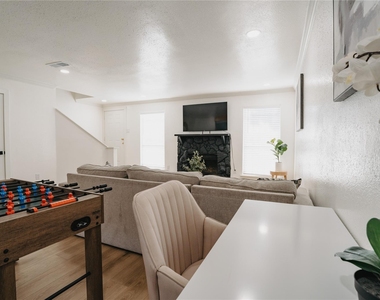 6001 Reims Road - Photo Thumbnail 8
