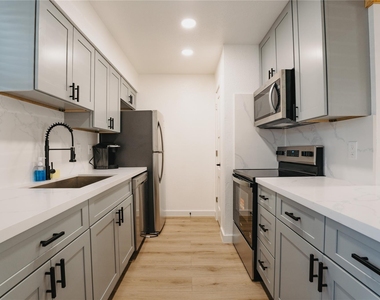 6001 Reims Road - Photo Thumbnail 22