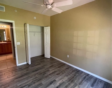 20321 Estero Gardens Circle - Photo Thumbnail 12