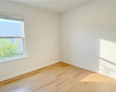 16922 Sage Terrace - Photo Thumbnail 13