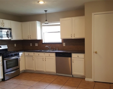 2602 Desert Sage Drive - Photo Thumbnail 3