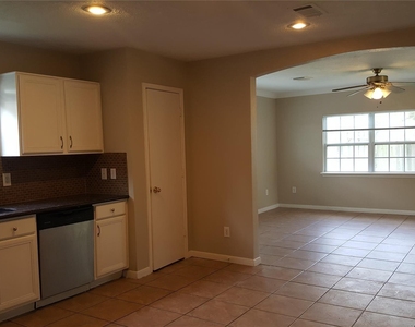 2602 Desert Sage Drive - Photo Thumbnail 4