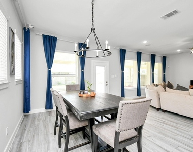 10002 Serenity Grove Drive - Photo Thumbnail 12