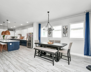 10002 Serenity Grove Drive - Photo Thumbnail 11