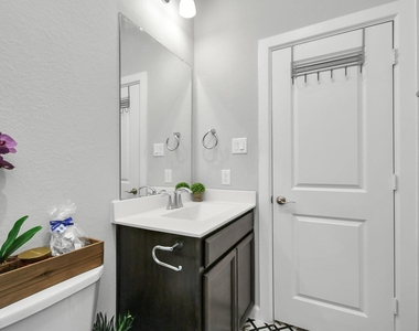 10002 Serenity Grove Drive - Photo Thumbnail 24