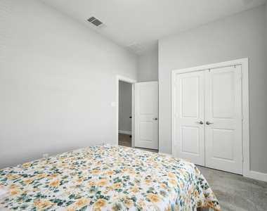 10002 Serenity Grove Drive - Photo Thumbnail 20