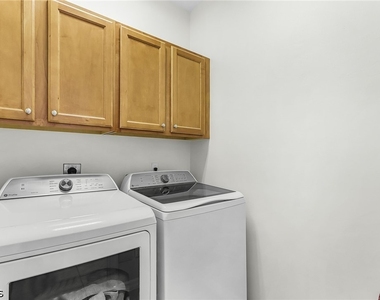 28105 Mandolin Court - Photo Thumbnail 25