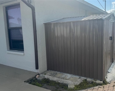 1319 Sw 10th Place - Photo Thumbnail 10