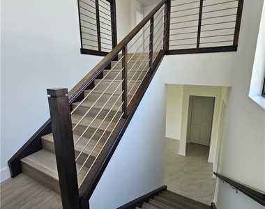 5166 Julienne Road - Photo Thumbnail 11
