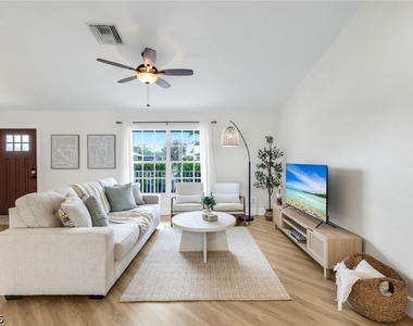 3322 Oasis Boulevard - Photo Thumbnail 8