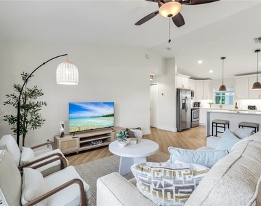 3322 Oasis Boulevard - Photo Thumbnail 10