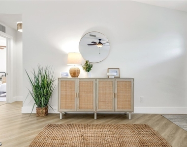 3322 Oasis Boulevard - Photo Thumbnail 6
