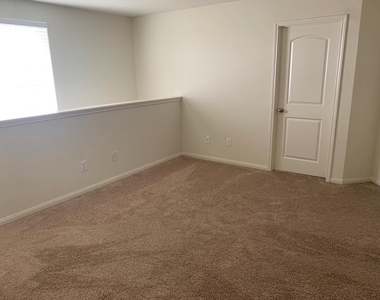 2906 Seacrest Lane - Photo Thumbnail 10