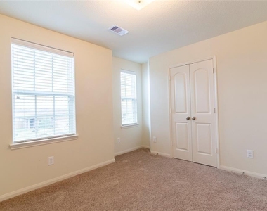 2906 Seacrest Lane - Photo Thumbnail 14