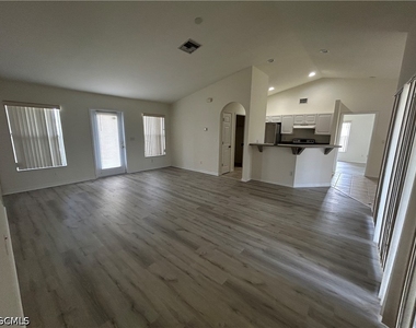 1426 Nw 12th Street - Photo Thumbnail 8