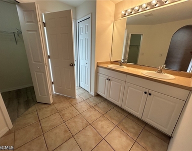 1426 Nw 12th Street - Photo Thumbnail 15