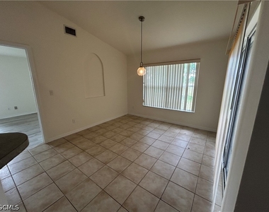1426 Nw 12th Street - Photo Thumbnail 6