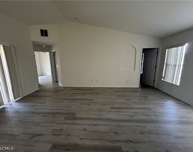 1426 Nw 12th Street - Photo Thumbnail 14
