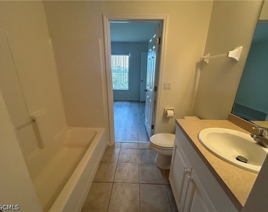 1426 Nw 12th Street - Photo Thumbnail 20