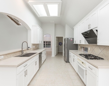 3507 Moss Trail Drive - Photo Thumbnail 11