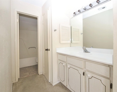 5711 Sugar Hill - Photo Thumbnail 16