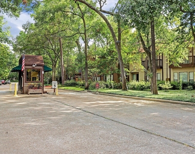 11711 Memorial Drive - Photo Thumbnail 14