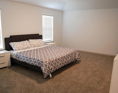 7839 Murciana Drive - Photo Thumbnail 5