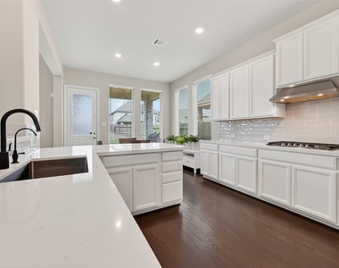 4018 Martin Ridge Drive - Photo Thumbnail 11