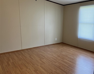 16524 Spring Rain Court - Photo Thumbnail 11