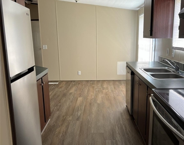 16524 Spring Rain Court - Photo Thumbnail 8